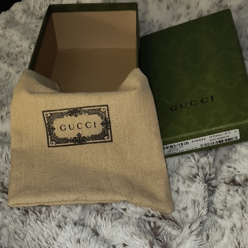 Gucci Green Box with Cream Dust Bag